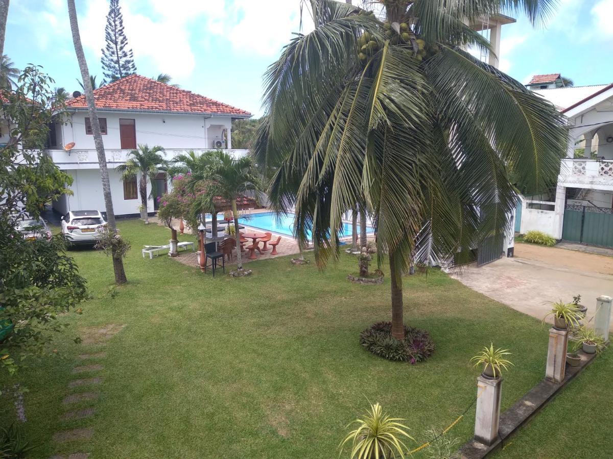 Vijai Resort Negombo Esterno foto