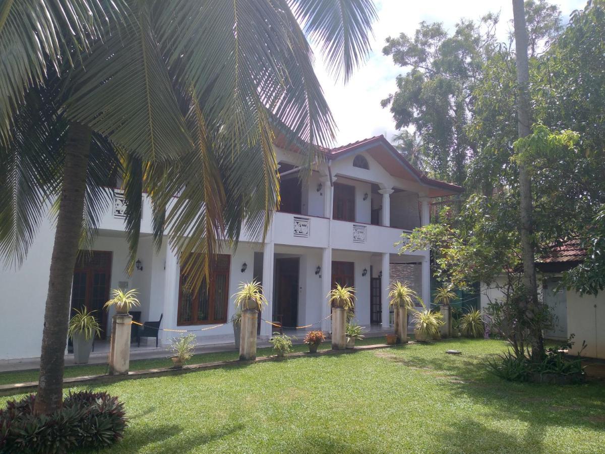 Vijai Resort Negombo Esterno foto