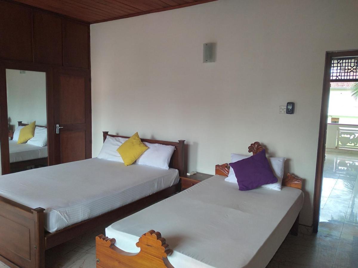 Vijai Resort Negombo Esterno foto