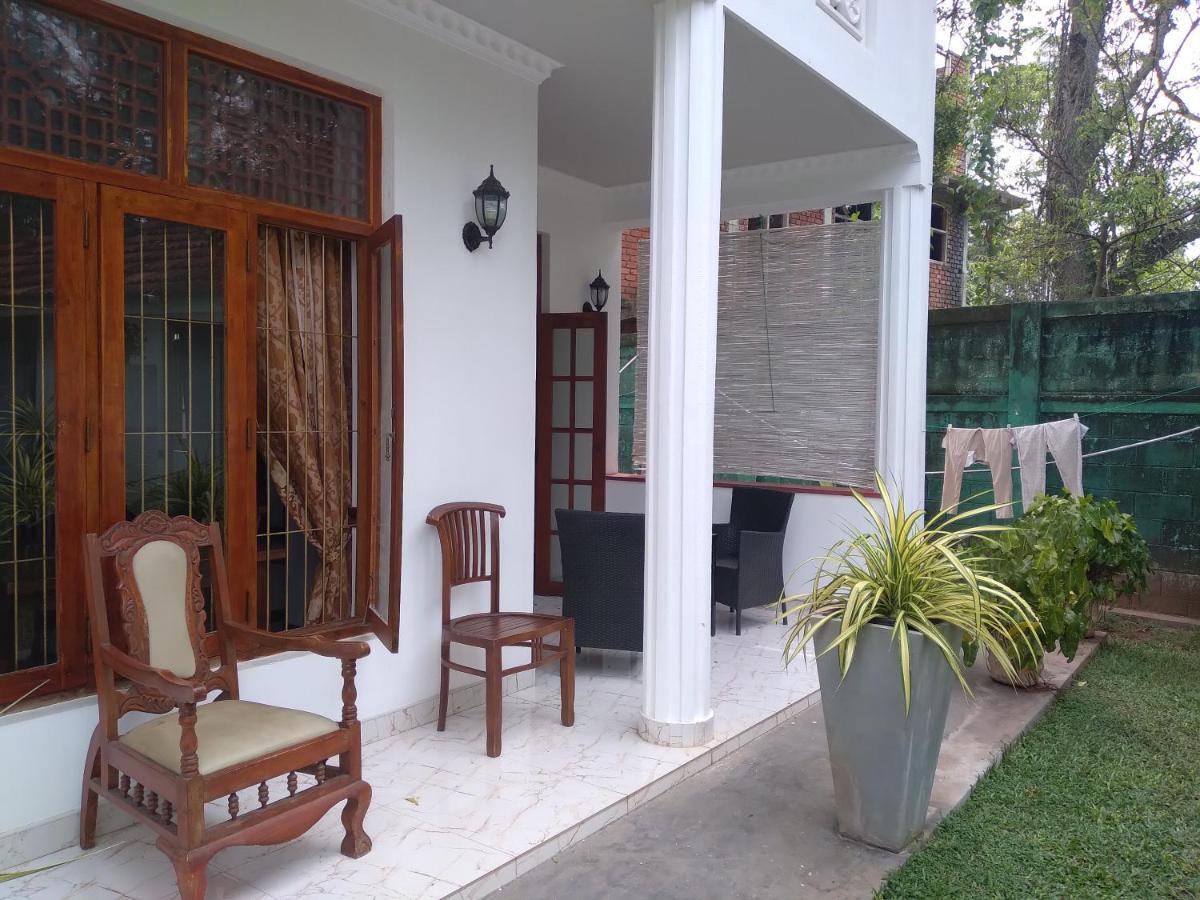 Vijai Resort Negombo Esterno foto