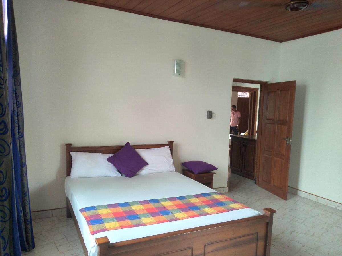 Vijai Resort Negombo Esterno foto